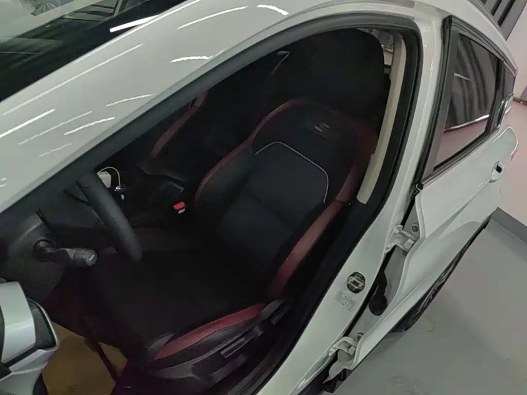Geely Binyue — миниатюра 15