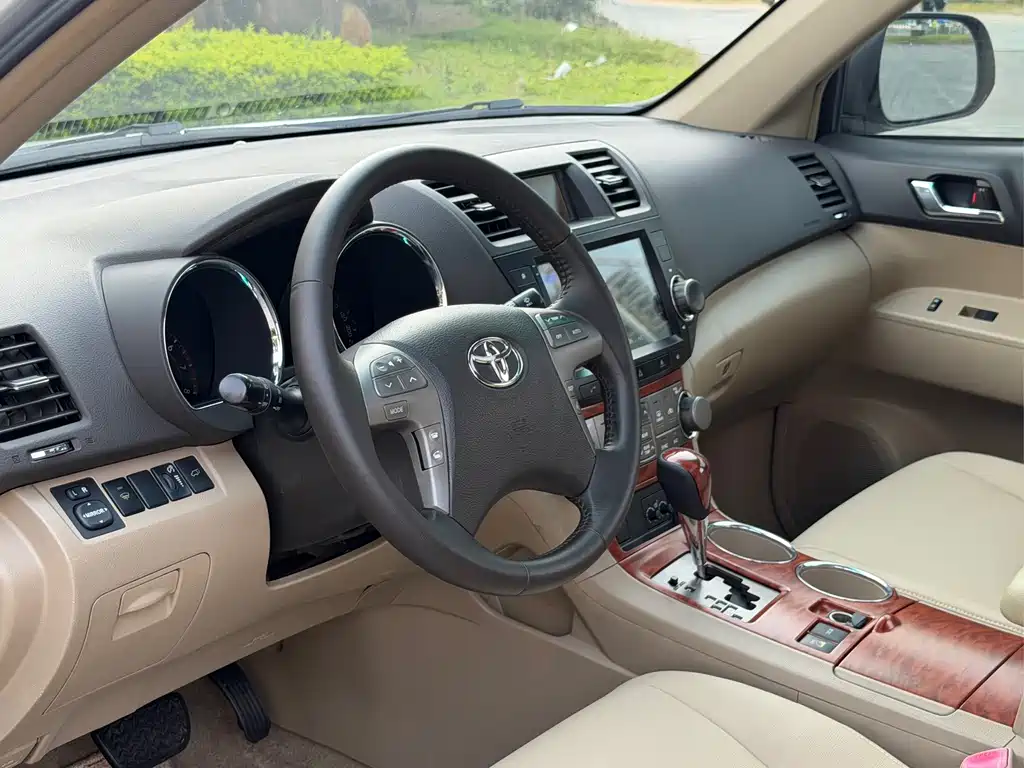 Toyota Highlander (Import) — миниатюра 8