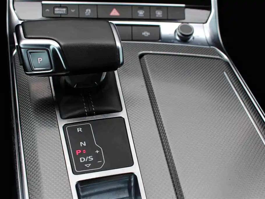 Audi A6L New Energy — миниатюра 10