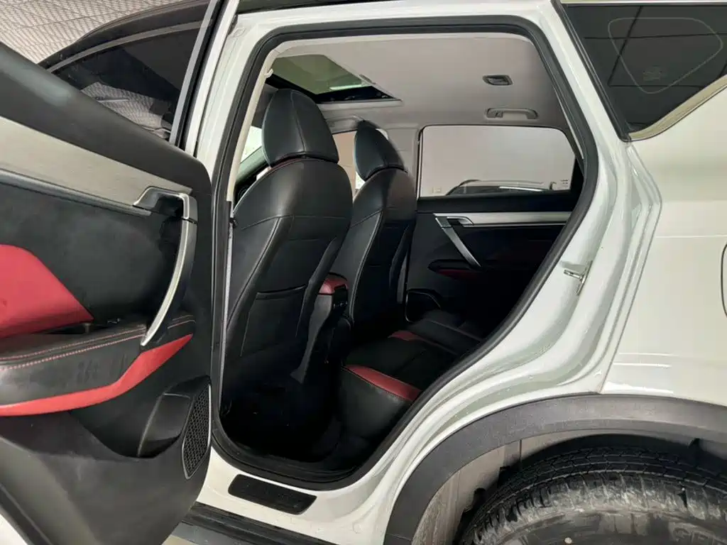 Geely Binyue — миниатюра 7