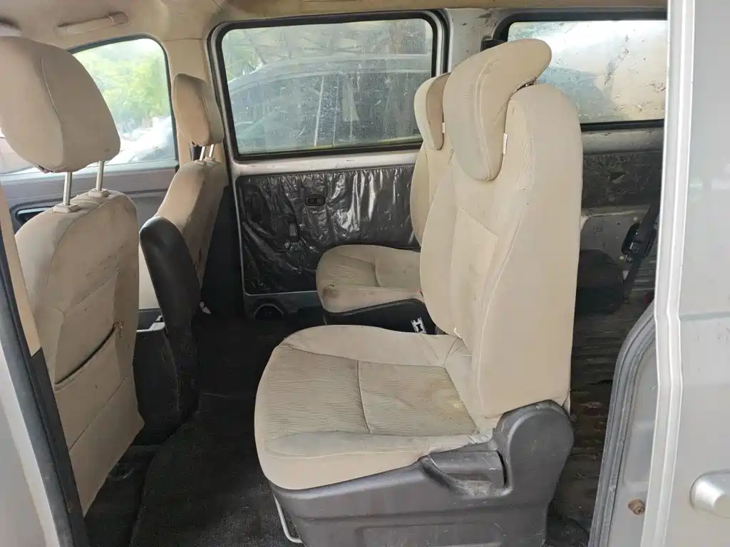 Wuling Rongguang V — миниатюра 15