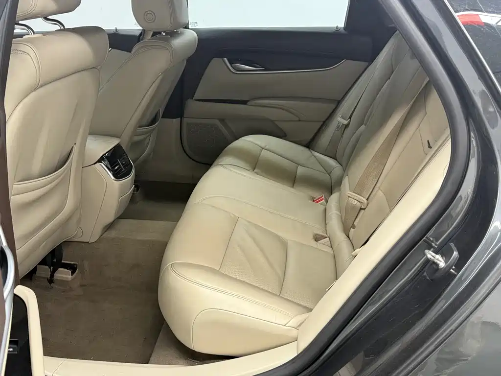 Cadillac XTS — миниатюра 5