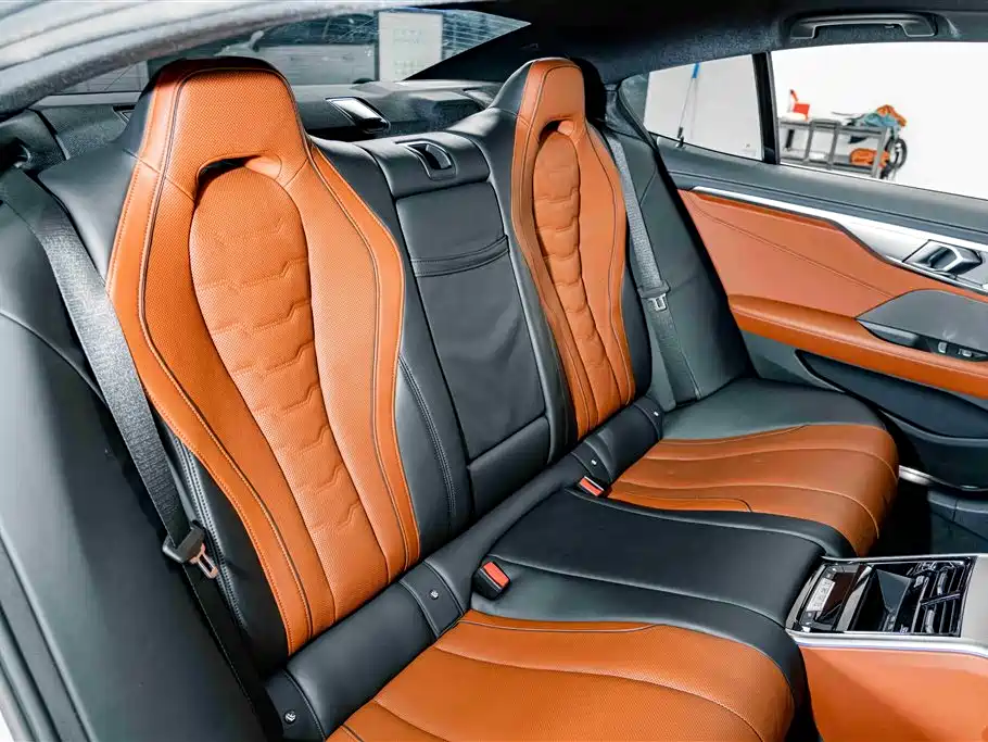 BMW 8 Series — миниатюра 22