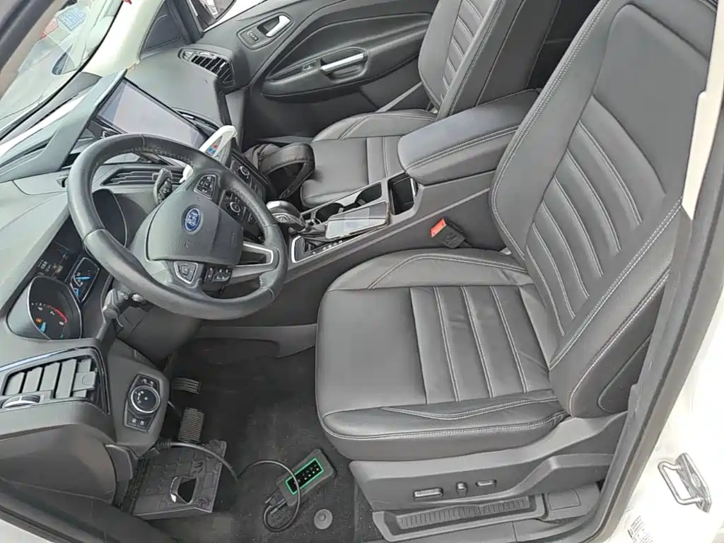 Ford Kuga — миниатюра 15