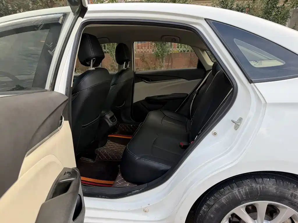 Buick Excelle — миниатюра 9