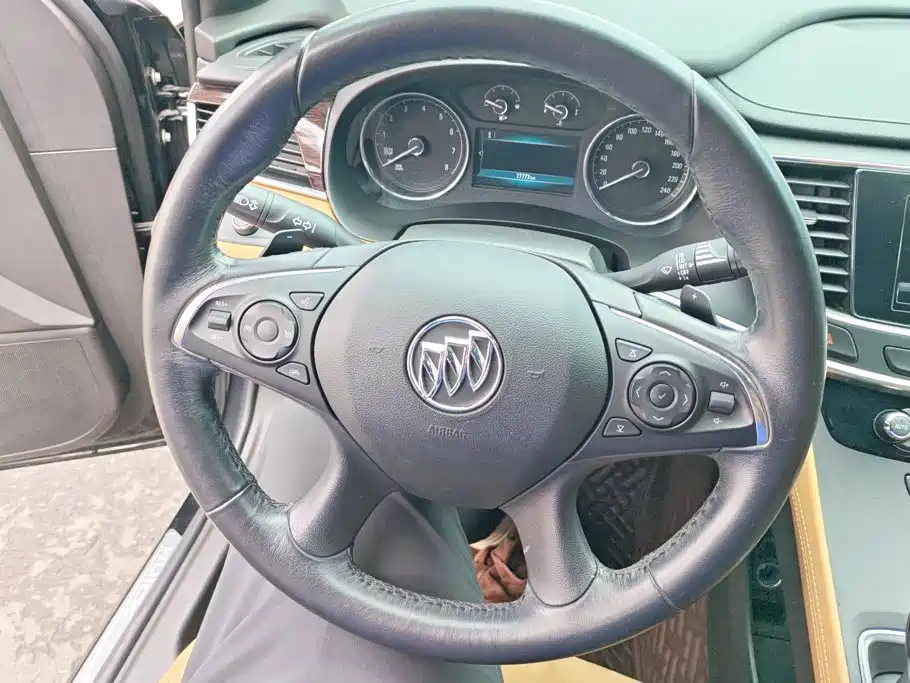 Buick LaCrosse — миниатюра 15