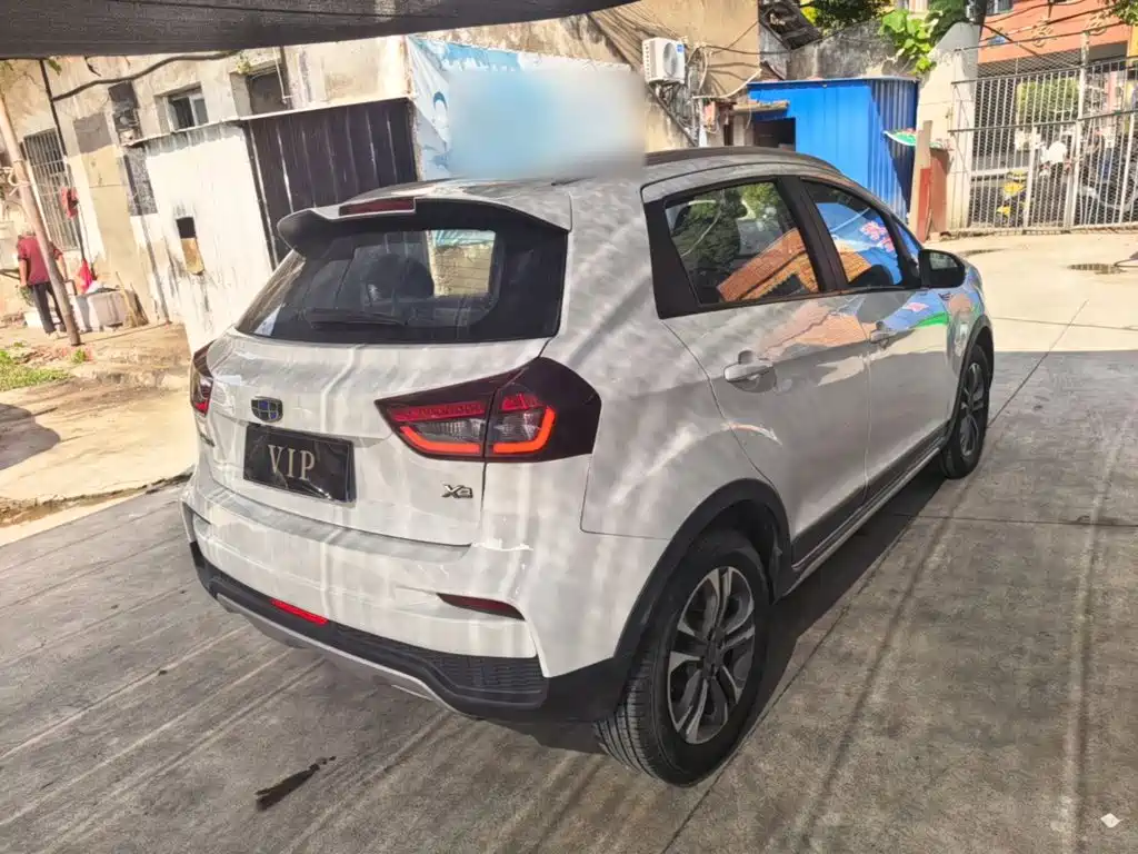 Geely Vision X3 — миниатюра 7