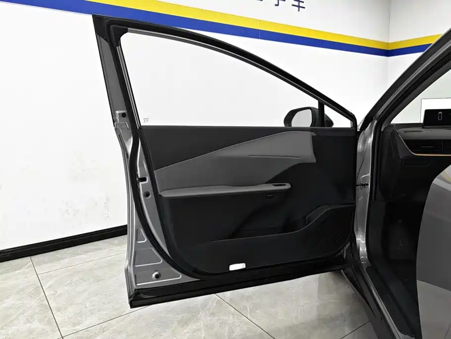 Toyota bZ3 — миниатюра 7