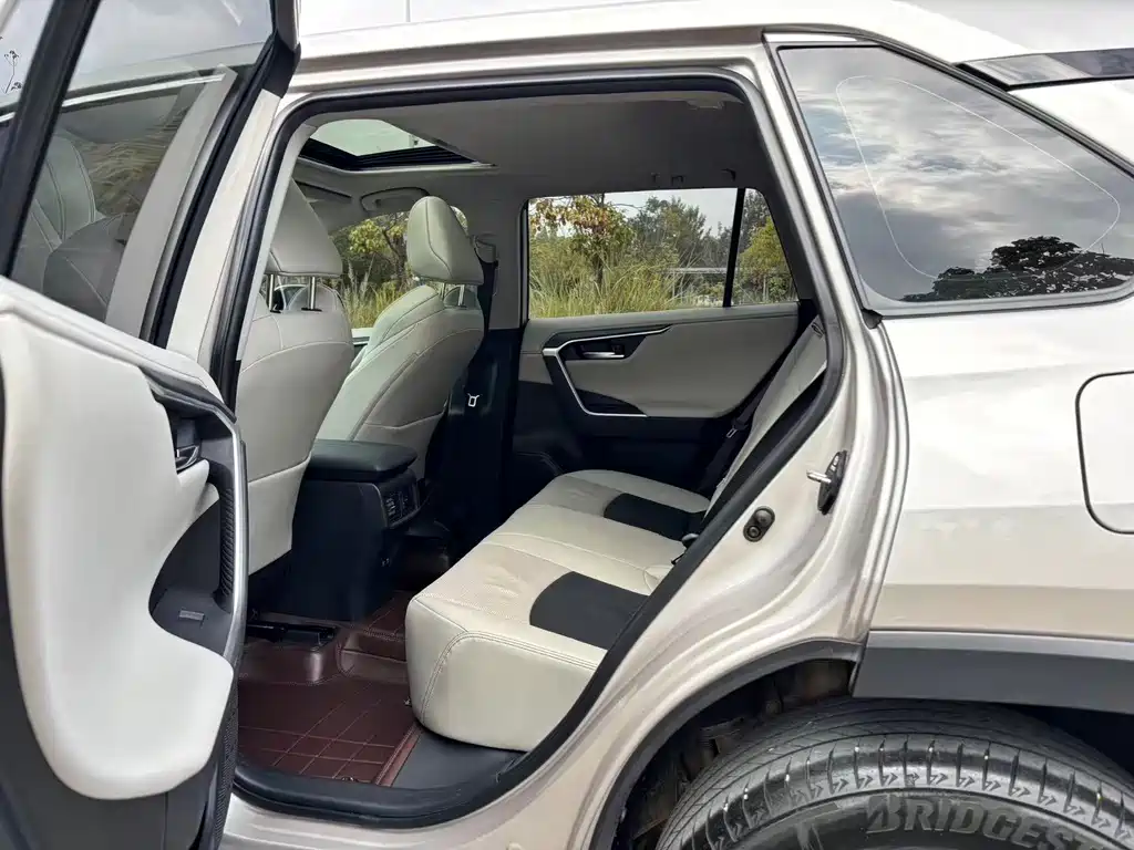Toyota Wildlander — миниатюра 8