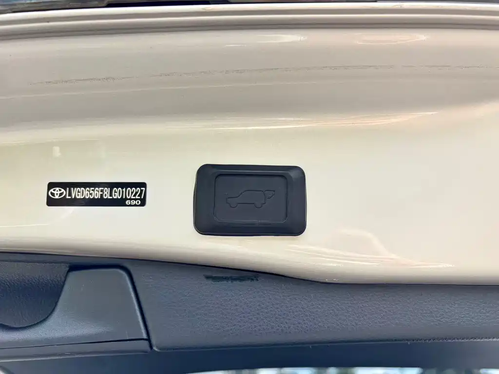Toyota Wildlander — миниатюра 18