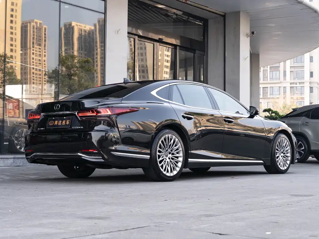 Lexus LS — миниатюра 3