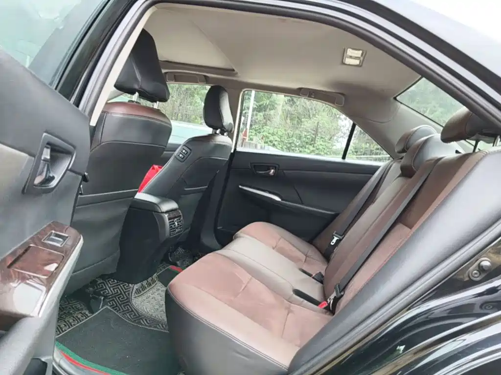 Toyota Camry — миниатюра 17