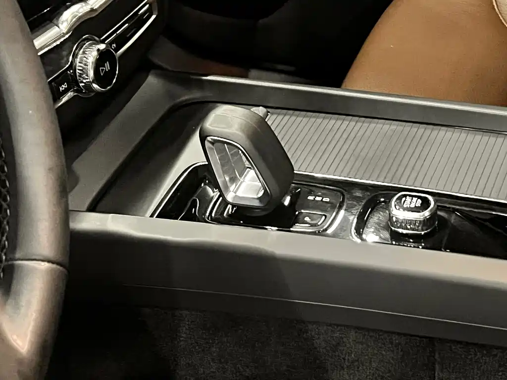 Volvo XC60 — миниатюра 10