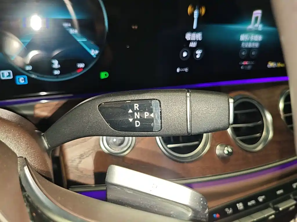 Mercedes-Benz E-Class — миниатюра 14