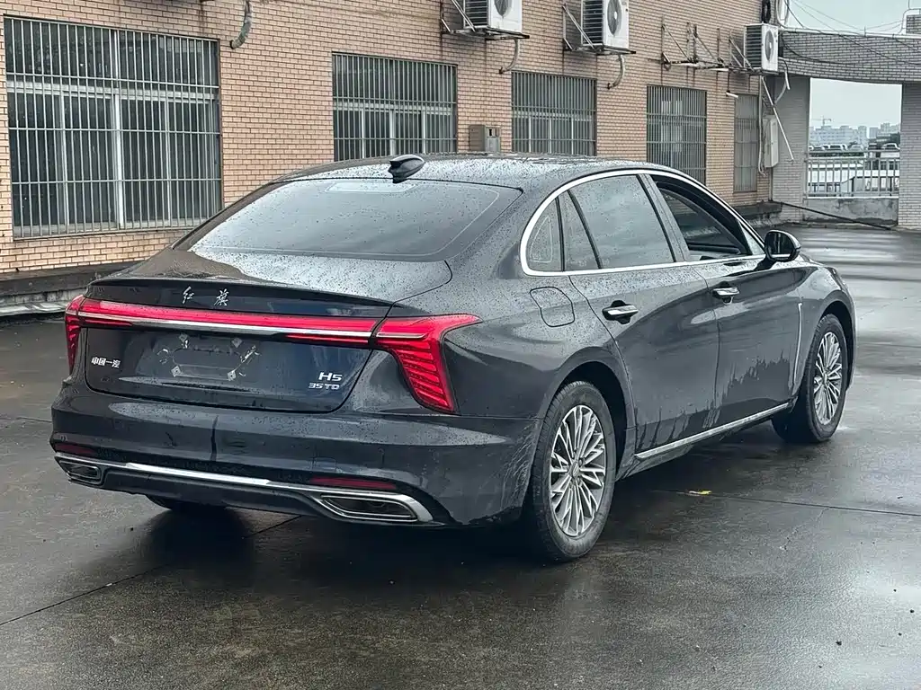 Hongqi Hongqi H5 — миниатюра 9