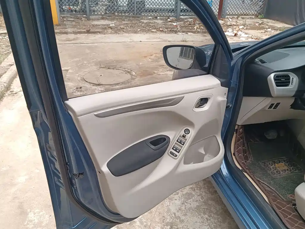 Citroen Elysee — миниатюра 6