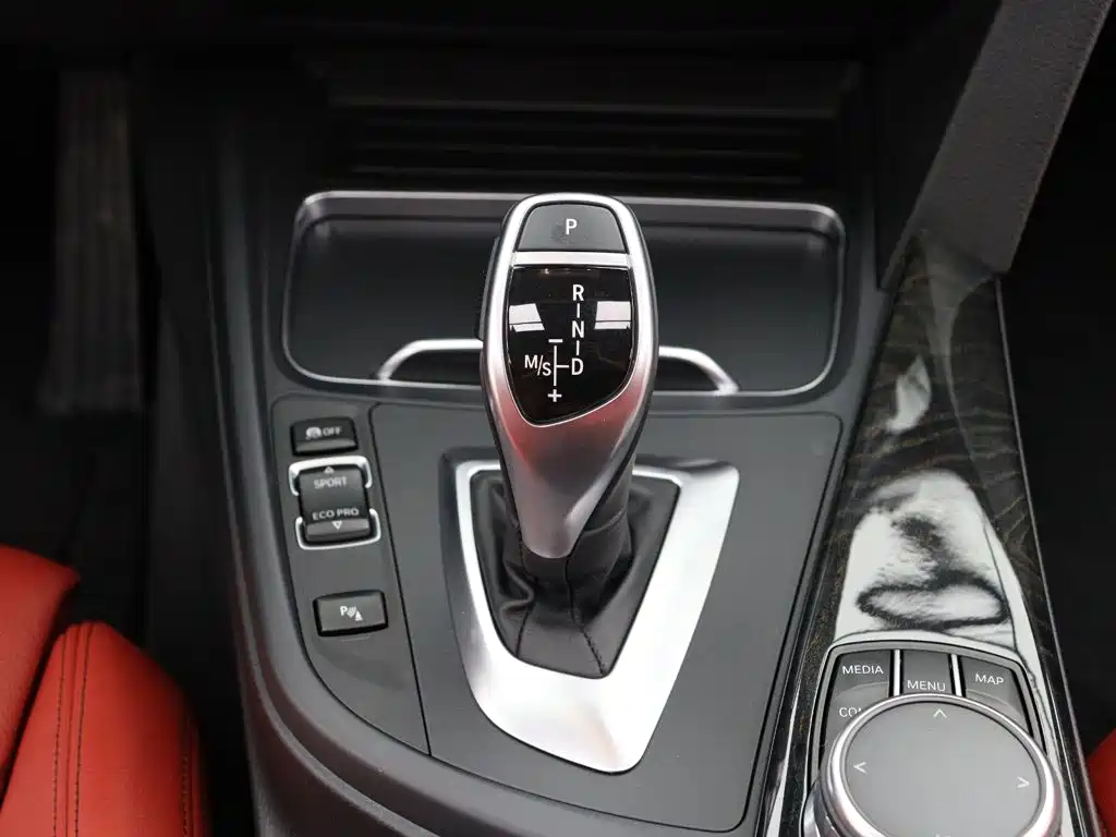 BMW 3 Series — миниатюра 18