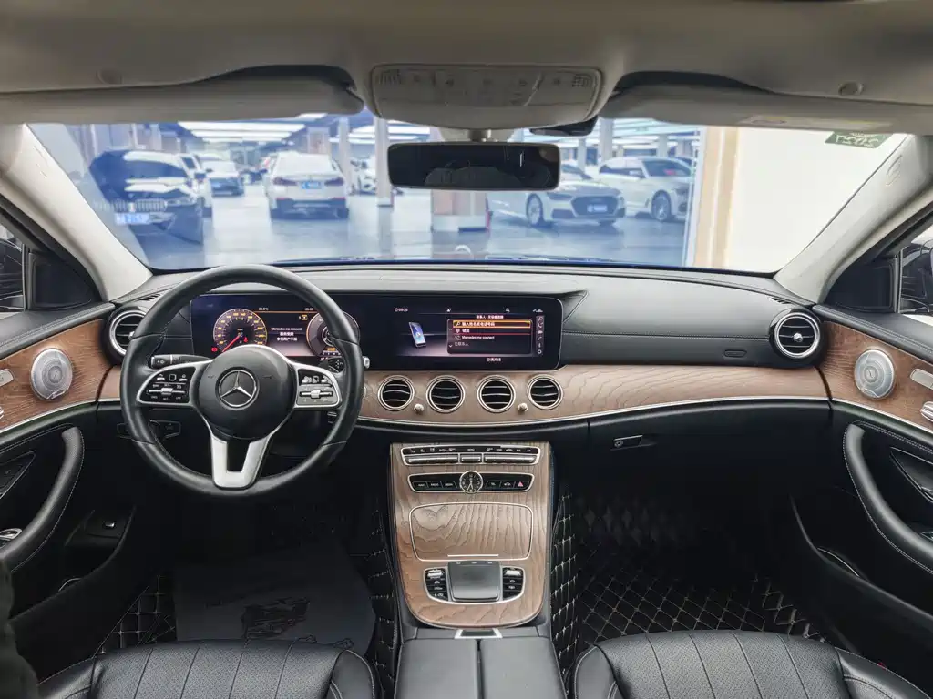 MERCEDES-BENZ E CLASS