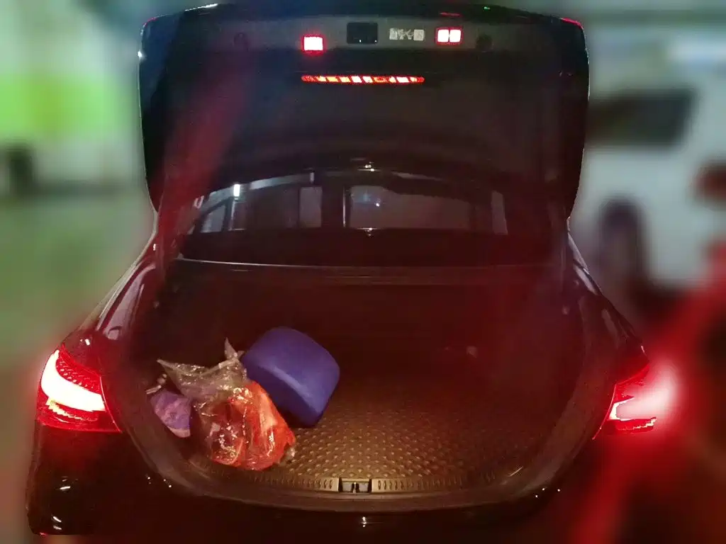 Mercedes-Benz E-Class — миниатюра 10