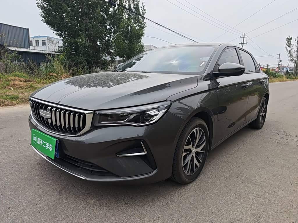 Geely Emgrand 1.5 л 2024 г. Серебристо-серый, пробег 5800 км