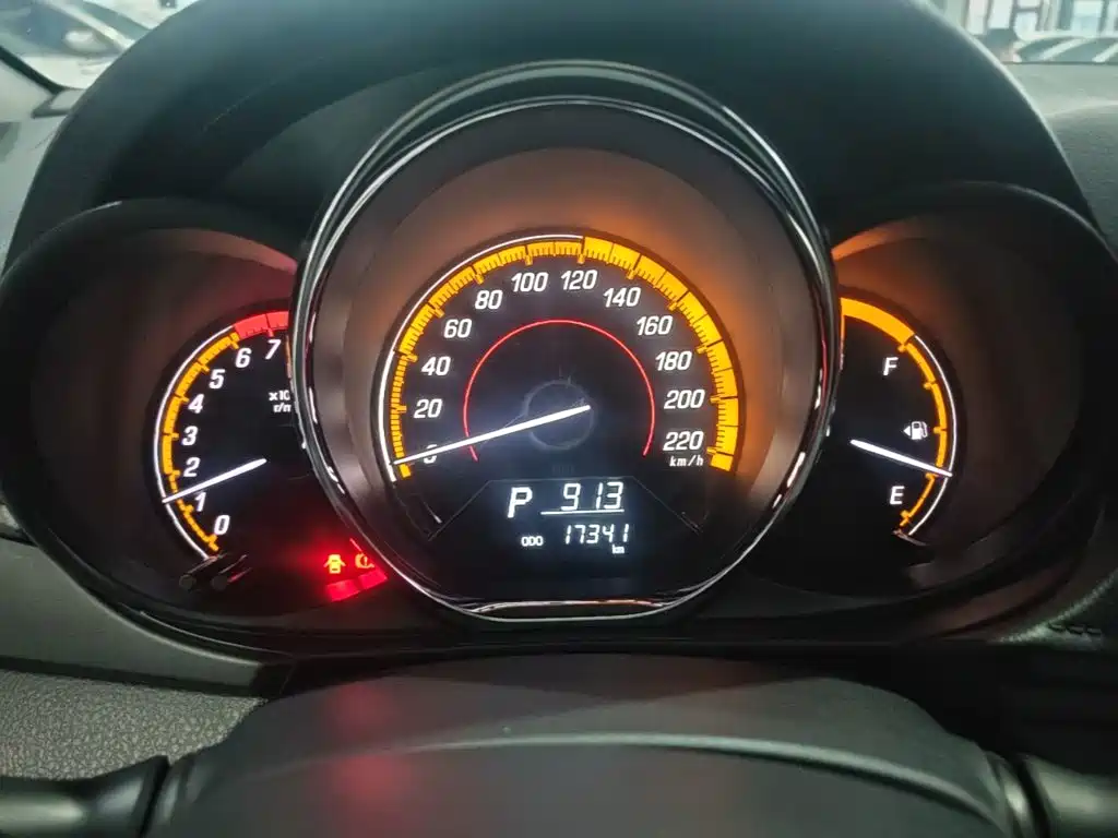 Toyota Yaris L — миниатюра 12