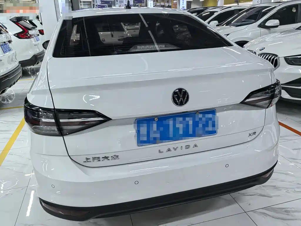 Volkswagen Lavida — миниатюра 5