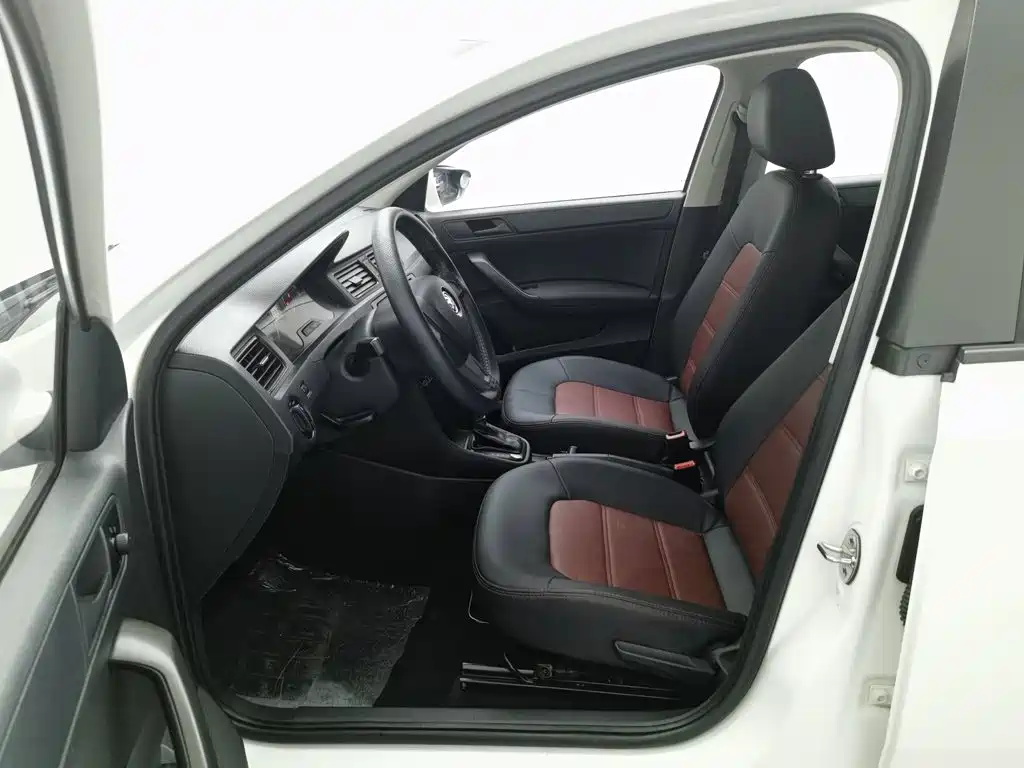 Skoda Rapid Spaceback — миниатюра 10
