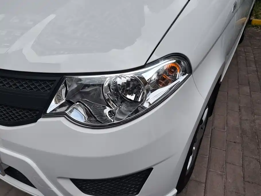 Wuling Hongguang — миниатюра 5