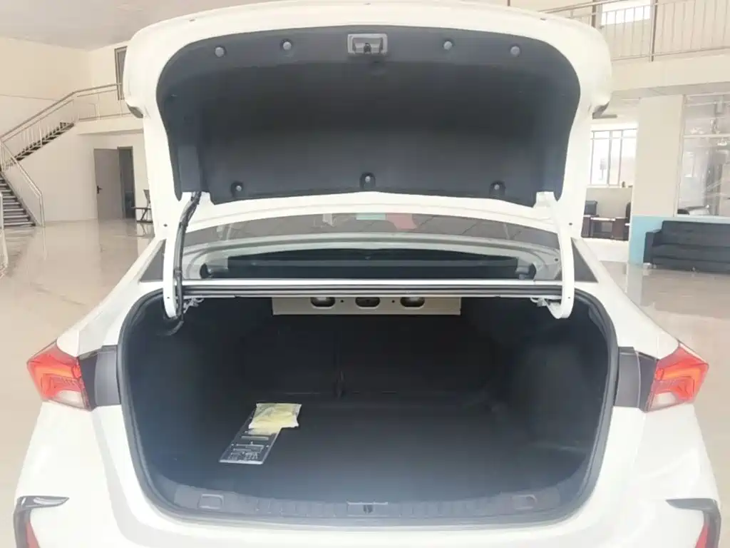Buick Verano — миниатюра 19