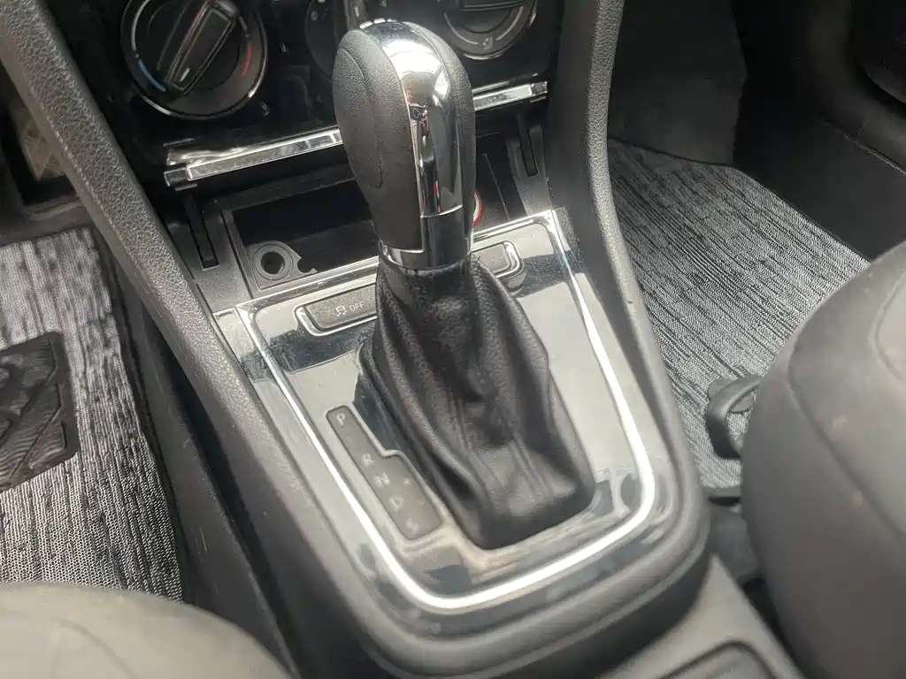 Volkswagen Bora — миниатюра 12