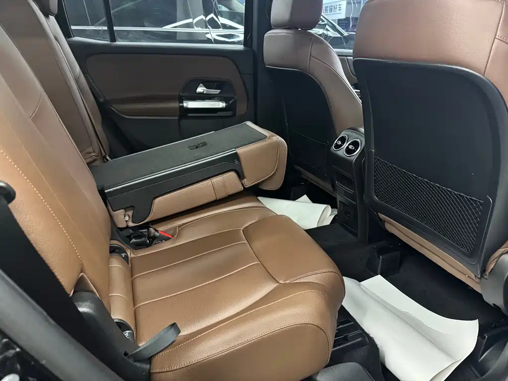 Mercedes-Benz GLB — миниатюра 11