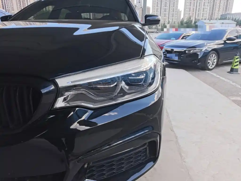 BMW 5 Series — миниатюра 24