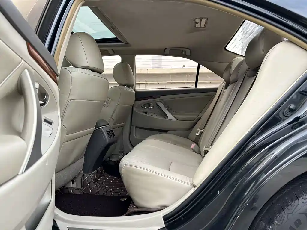 Toyota Camry 2013 200G Luxury