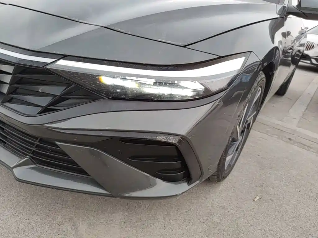 Hyundai Elantra — миниатюра 24