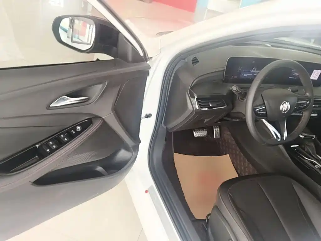 Buick Verano — миниатюра 16