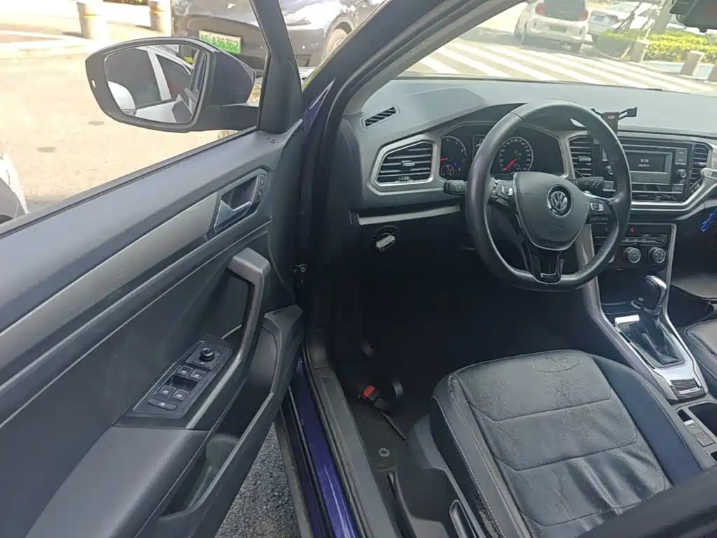 Volkswagen T-Roc — миниатюра 16