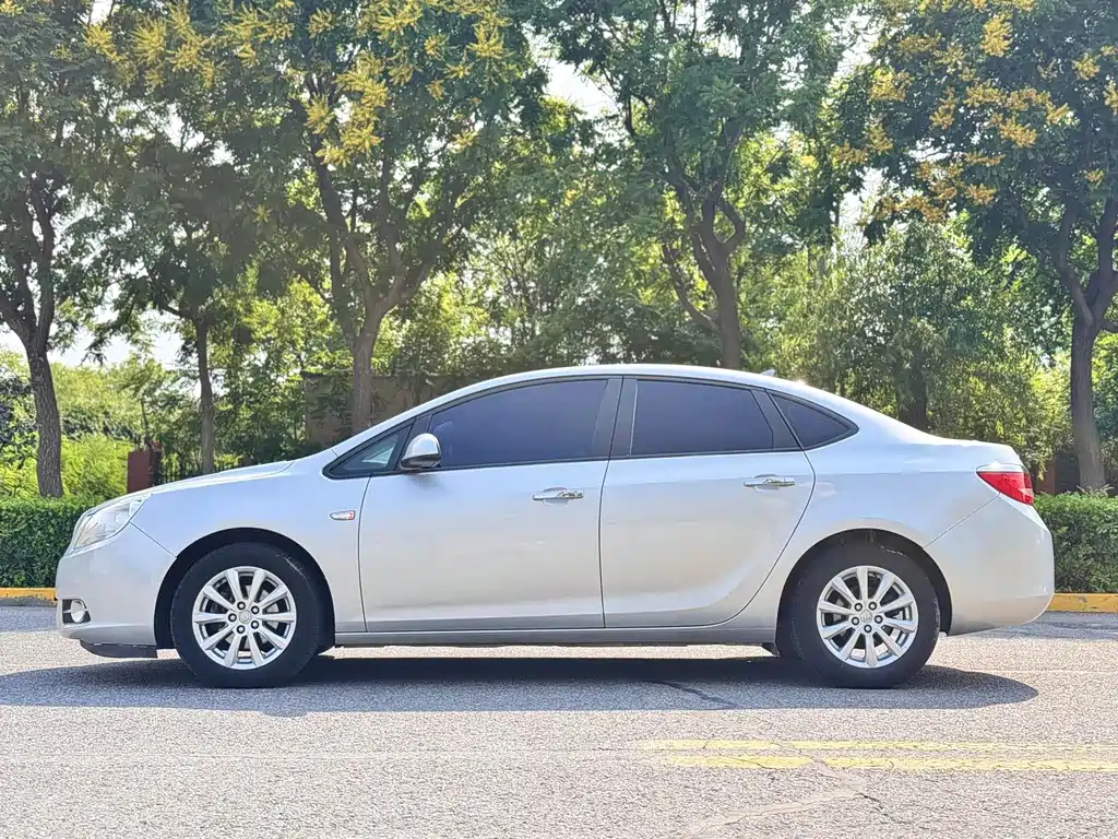 Buick Excelle — миниатюра 4
