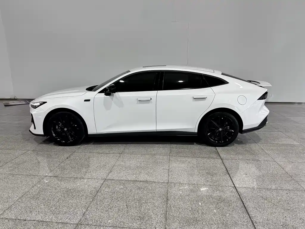Changan UNI-V iDD — миниатюра 2