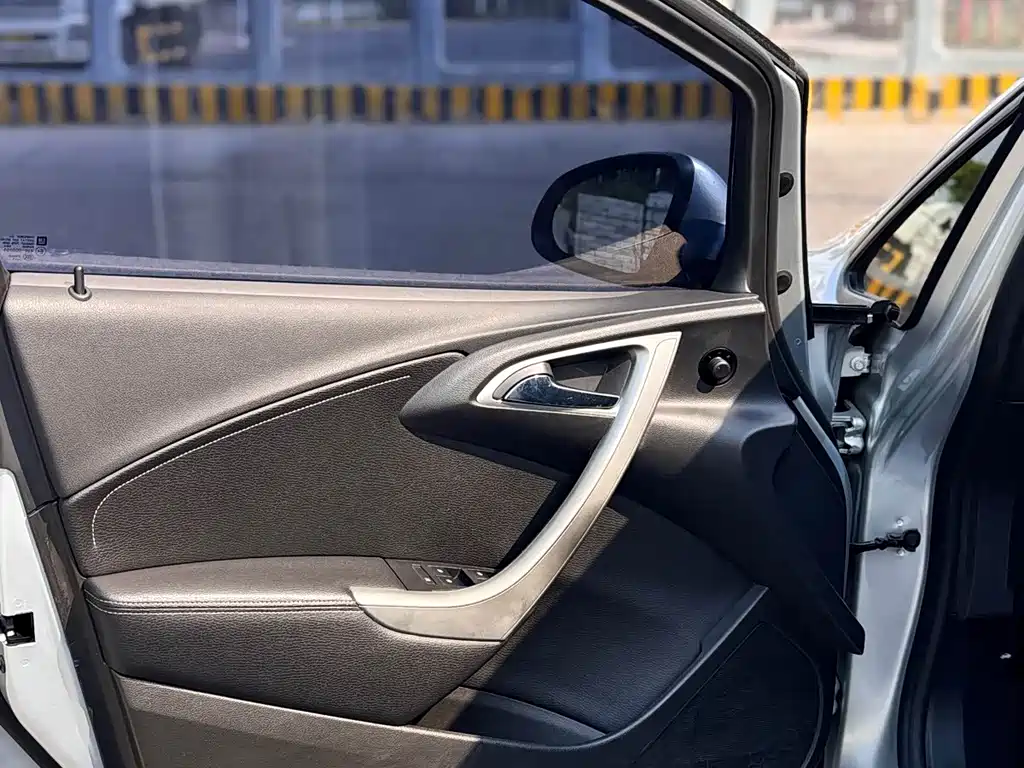Buick Excelle — миниатюра 5