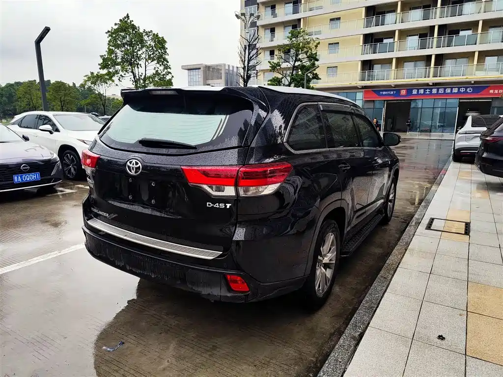 Toyota Highlander — миниатюра 9