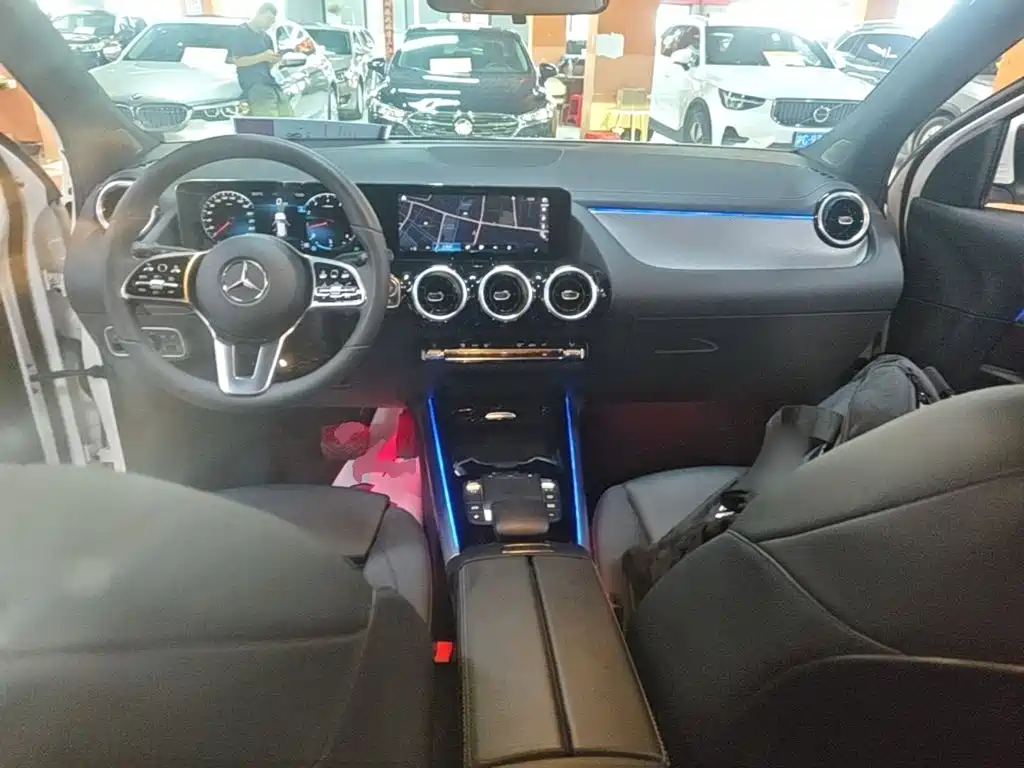 Mercedes-Benz GLA — миниатюра 10