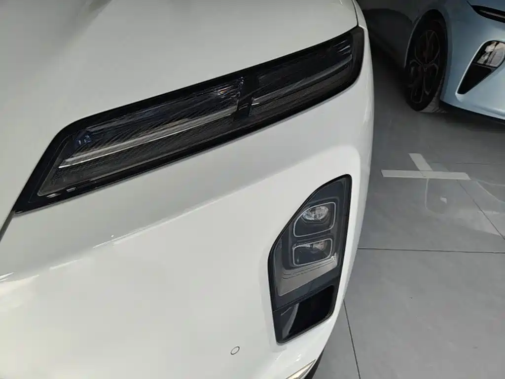 NIO ES8 — миниатюра 24