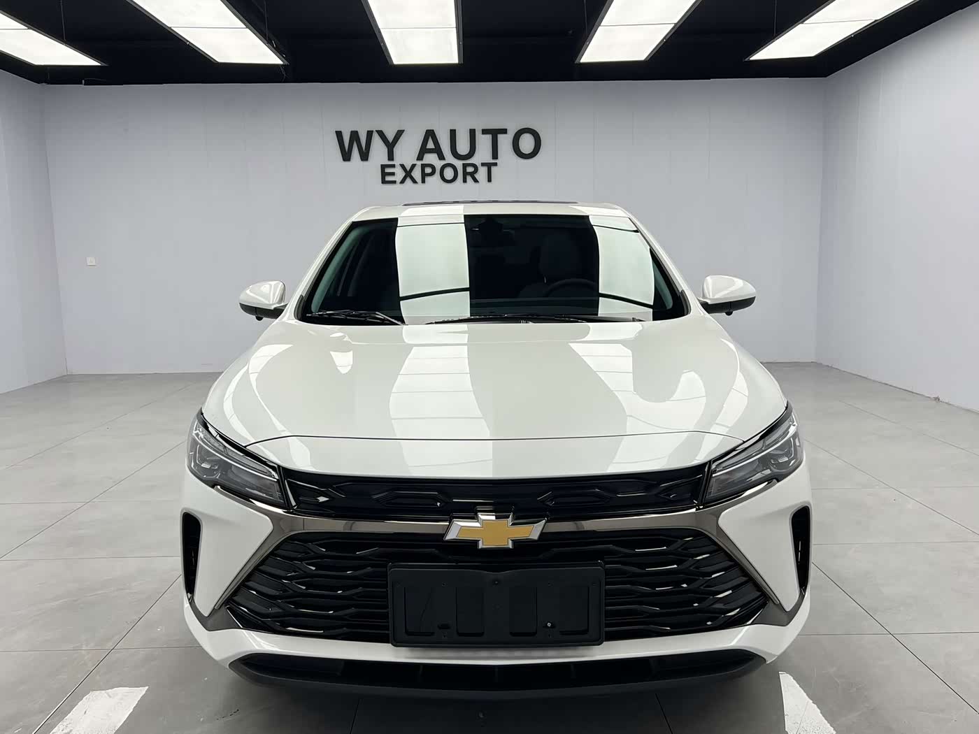 Chevrolet Monza 1.5 л 2023 г. Белый, пробег 4600 км