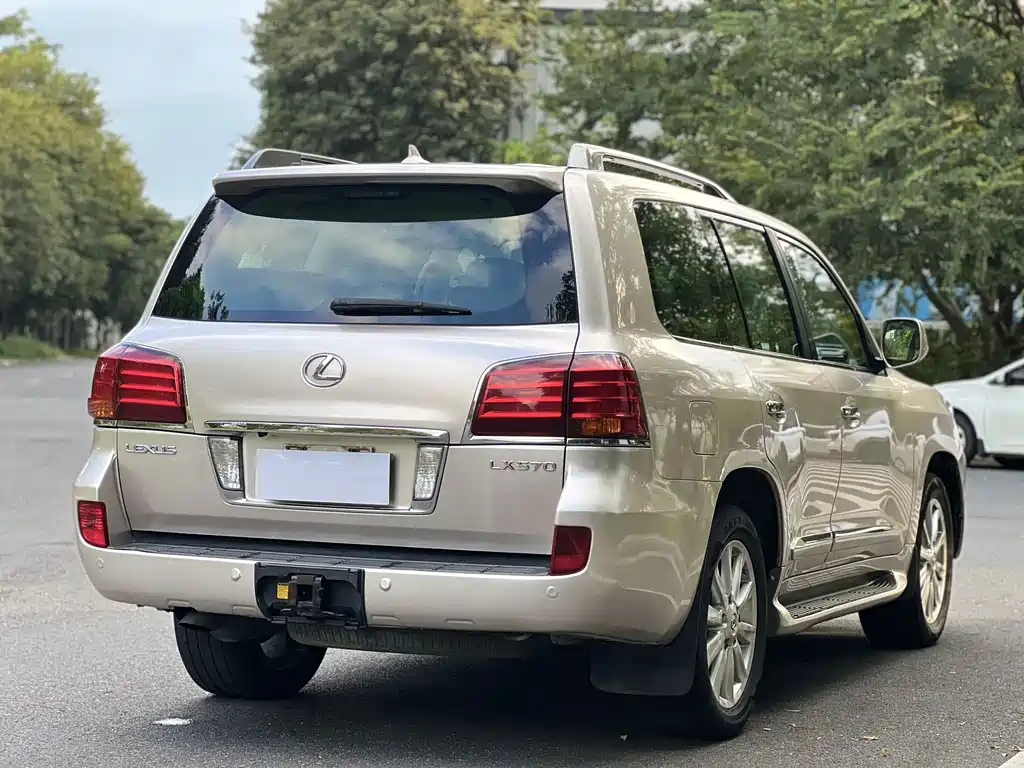 Lexus LX — миниатюра 17
