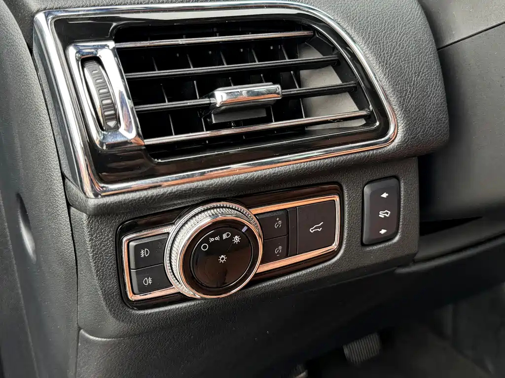 Lincoln Navigator — миниатюра 15