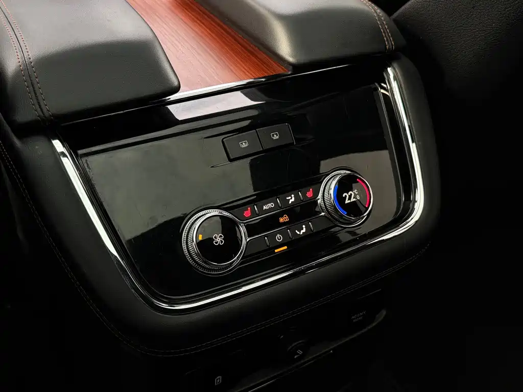 Lincoln Navigator — миниатюра 29