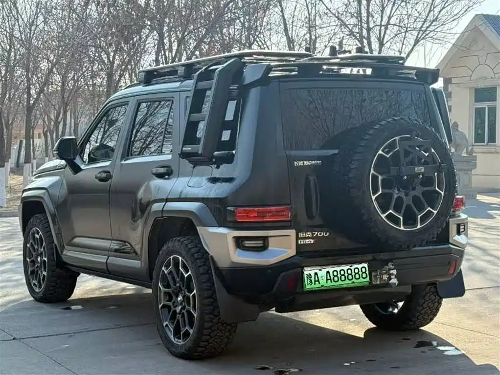 TANK TANK 700 NEW ENERGY