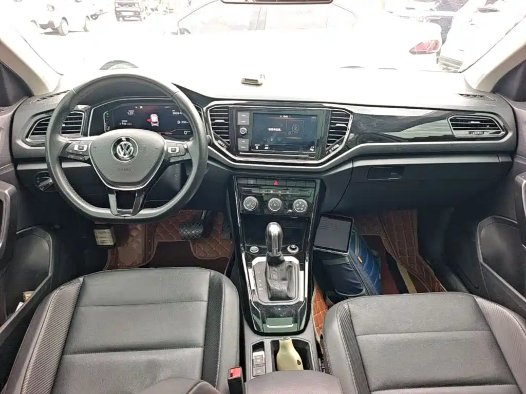 Volkswagen T-Roc — миниатюра 10