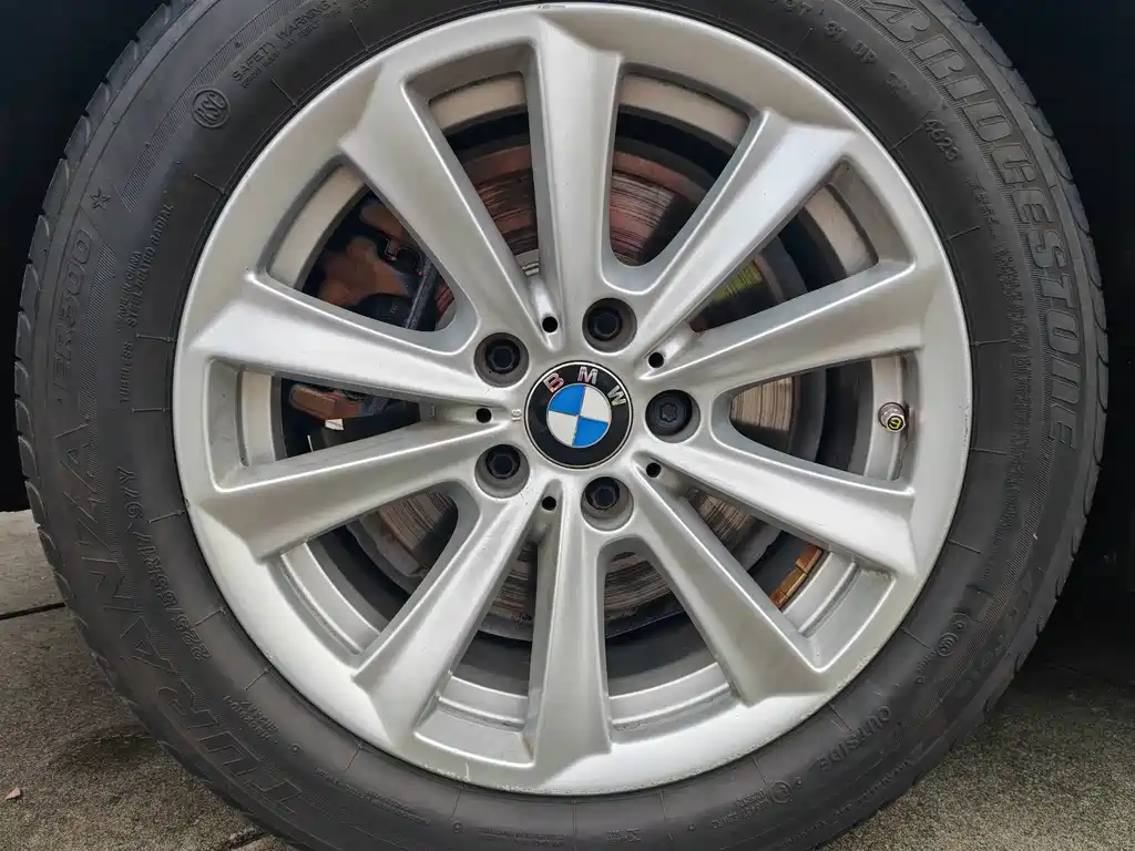 BMW 5 Series — миниатюра 15