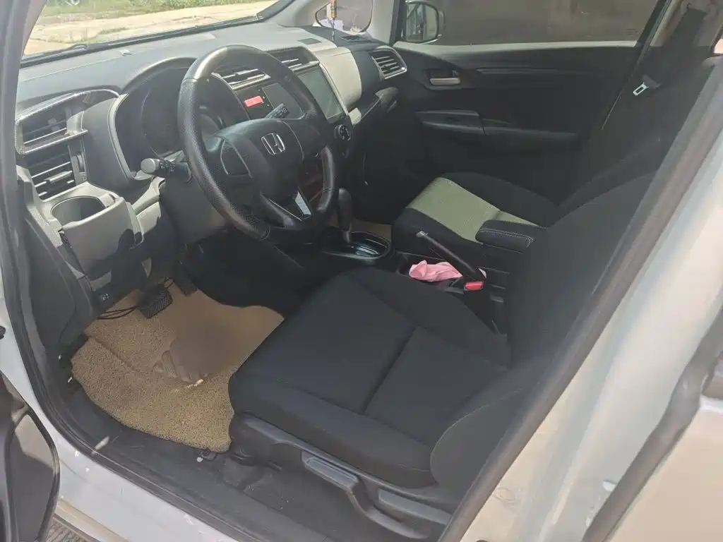 Honda Fit — миниатюра 9